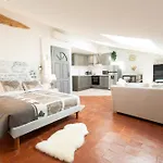 Le Charme Sous Les Toits Classé 3 étoiles Appartement *