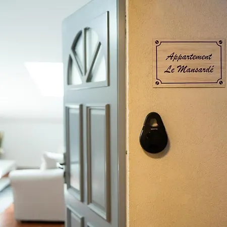 Apartment Le Charme Sous Les Toits Classe 3 Etoiles *