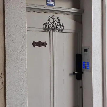 Le Charme Sous Les Toits Classe 3 Etoiles Apartment Riez