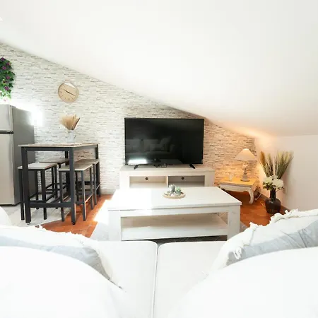 Apartment Le Charme Sous Les Toits Classe 3 Etoiles Riez