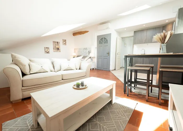 Le Charme Sous Les Toits Classe 3 Etoiles * Riez